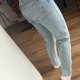 Jasnoniebieskie jeansy wysoki stan z ozdobnymi ćwiekami H&M