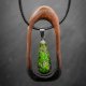 Wisiorek z drewna gombe - zoisyt z rubinem – ręcznie rzeźbiony, artystyczne zdobienia, biżuteria z drewna, luxe wooden jewelry