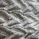 Ręcznie robiona czapka dziecięca z uszkami i wiązaniem 100% Merino – Ecru (do 50 cm)