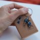Asymetryczne boho kolczyki, małe koła z kamieniami i ceramiką