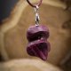 Naszyjnik oliwin – drewno amarant, Wood Pendant, biżuteria z drewna, minerał, kamień, dla niej, pirografia