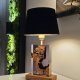 Lampa z drewna oliwnego i żywicy