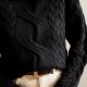 Ciemny sweter S