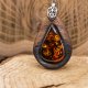 Wisiorek z drewna orzech amerykański z bursztynem - łezka – ręcznie rzeźbiony, artystyczne zdobienia, biżuteria z drewna, luxe wooden jewelry, amber