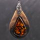 Wisiorek z drewna orzech amerykański z bursztynem - łezka – ręcznie rzeźbiony, artystyczne zdobienia, biżuteria z drewna, luxe wooden jewelry, amber