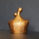 Rzeźba Para Zakochanych miodowe złoto wys. 11,8 cm