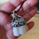 Surowy Amulet Spokoju z Kunzytu – Styl RAW