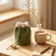 Ręcznie dziana sakiewka ściągana sznurkiem – zielona ze śmietankowym wykończeniem | Mama Crochet Atelier