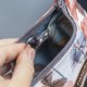 Etui na klucze z jasnego weluru w pastelowe kwiaty – handmade