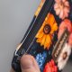 Etui na klucze z czarnego weluru w kolorowe kwiaty – handmade