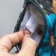Etui na klucze z czarnego weluru w kwiaty – ciemne kolory, handmade