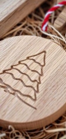 Drewniana podkładka z motywem świątecznym, podstawka pod kubek z drewna, z grawerem, choinka, boho, , Boże Narodzenie boho dodatki