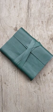 Skórzany notes leśny