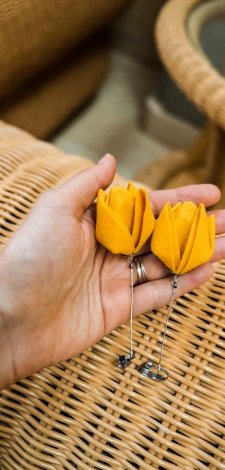 Żółte wyraziste kolczyki klipsy TULIPANY na lato