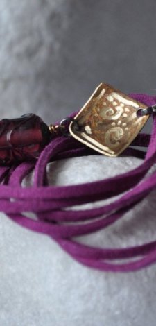 Naszyjnik Bakłażan ze Złotym Połyskiem