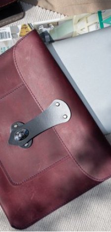 etui na laptopa , skórzana teczka, bordowa torba na laptopa, pokrowiec na laptopa, aktówka skórzana