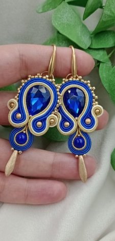 Kobaltowe kolczyki sutasz, kolczyki na wesele, długie niebieskie klipsy, długie klipsy, klipsy sutasz chabrowe