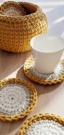 SZNURKOWY KOSZYK I CZTERY MAŁE PODKŁADKI