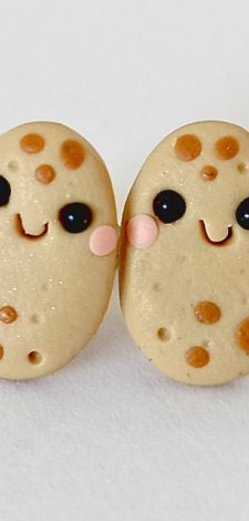 Śmieszne kolczyki ziemniaki