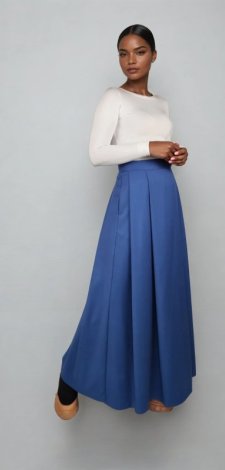 Spódnica maxi z ozdobnymi kontrafałdami.