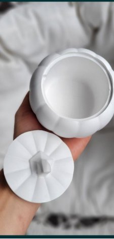 Ceramiczny pojemnik w kształcie dyni,