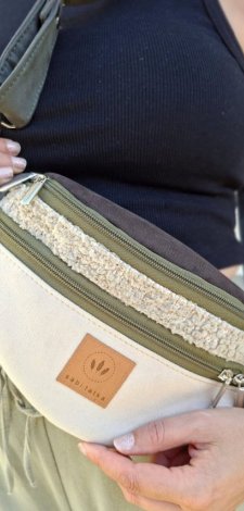 Zamszowa nerka basic Kremowo-Szałwiowa