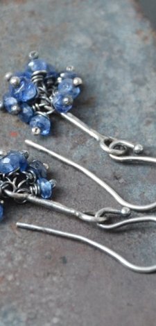 Kolczyki grona z kianitem