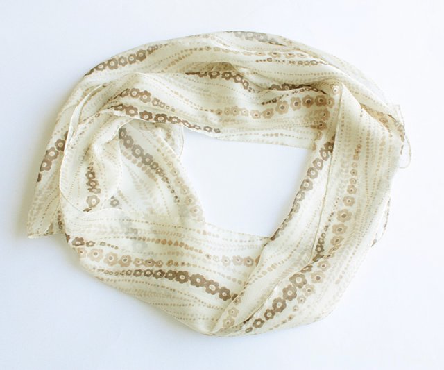 Zwiewny sielski szal