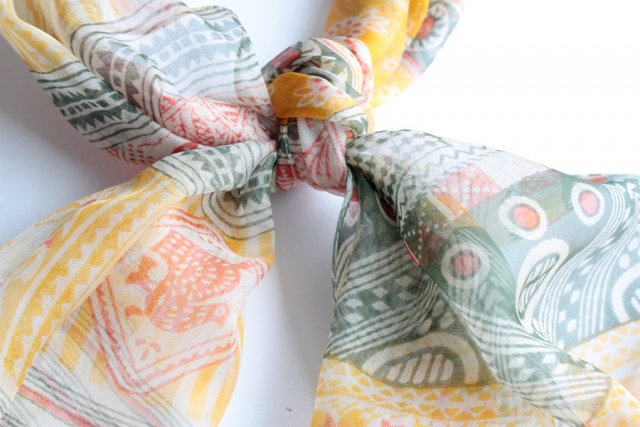 Zwiewna cienka mgiełka szal