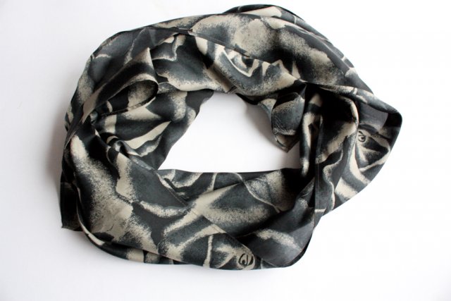 Różany delikatny szal