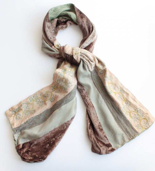 Patchworkowy haftowany szal