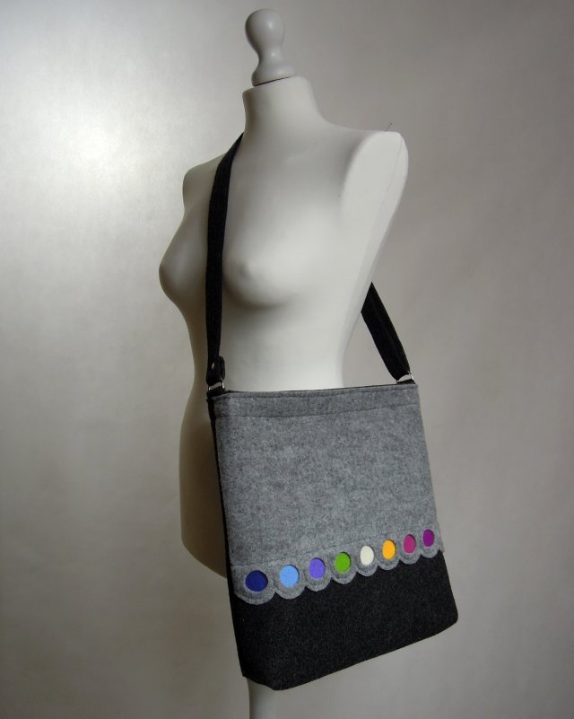 Listonoszka Prostokątna z Kolorowymi Kropkami