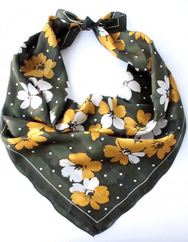 Jedwabna kwiatowa chusta vintage