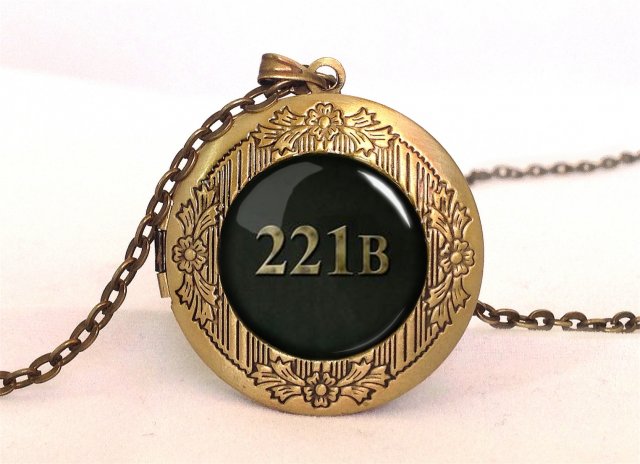 221B - sekretnik z łańcuszkiem - Egginegg