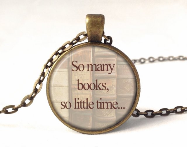 So many books... - duży medalion z łańcuszkiem - Egginegg
