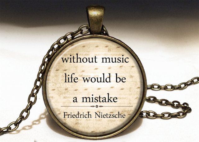 Życie bez muzyki - duży medalion z łańcuszkiem - Egginegg