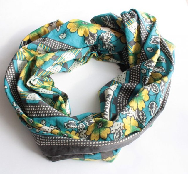 Szal vintage print napis SUAHILI