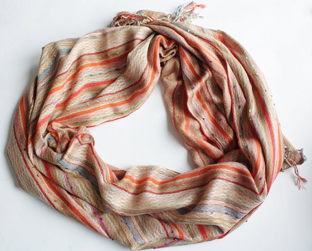 szal Ciekawa struktura ciepłe barwy