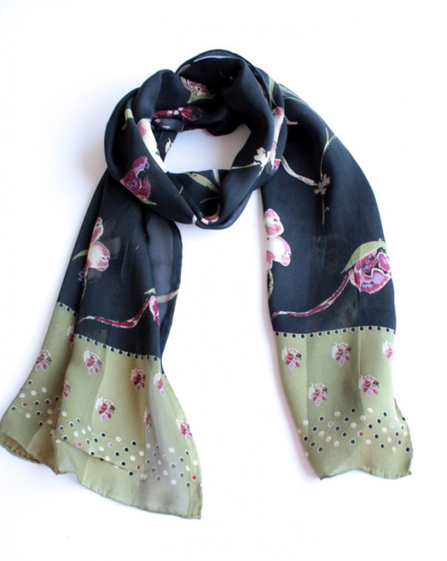 Jedwabny szal w kwiaty