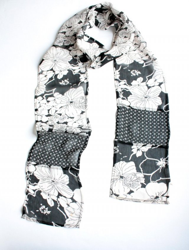 Wąski artystyczny szal vintage