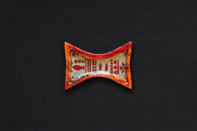 SZKLANY TALERZ Z WCIĘCIAMI AFRYKA 24  X 17 CM