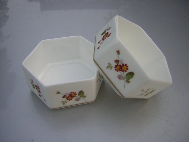 CROWN DERBY Posies MMV SZLACHETNIE PORCELANOWE DWA