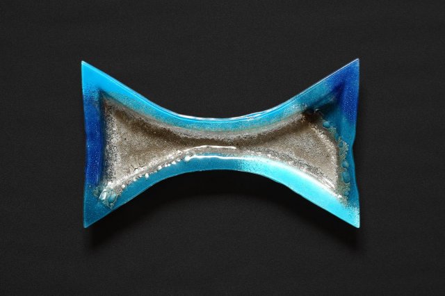 Szklana patera talerz z wcięciami smugi NIEBIESKIE SREBRNE 38 x 22 cm