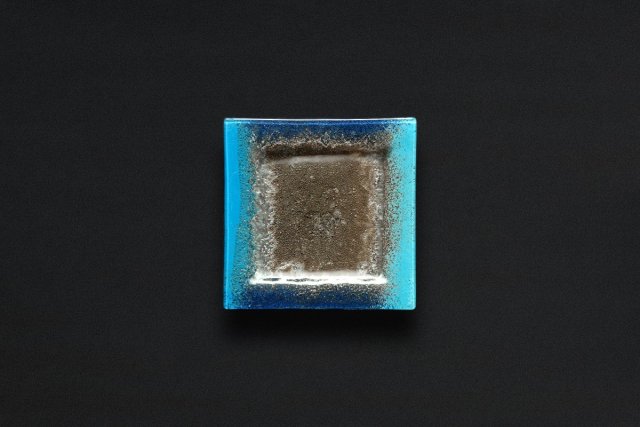 Kwadratowy płaski talerz smugi Niebiesko Srebrne 13 x 13 cm