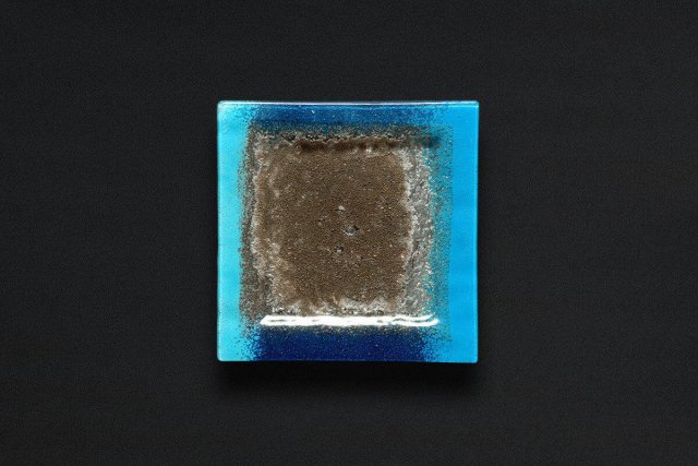 Płaski kwadratowy talerz  Smugi Niebiesko Srebrne 17  x 17 cm
