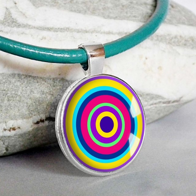 VERTIGO COLOR-Naszyjnik z grafiką w szkle na skórzanym rzemieniu