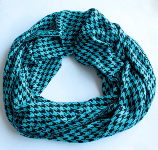 Ciepły szal vintage pepitka