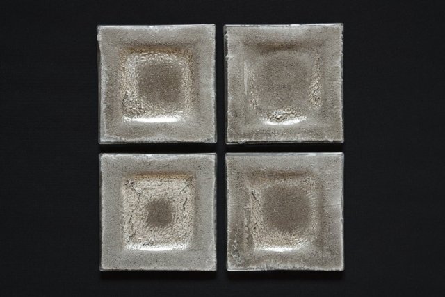Szklany kwadratowy płaski talerz SREBRO 17 x 17 cm