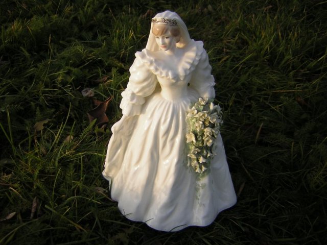 coalport duża 23 cm kolekcjonerska figurka Diana Princess of Wales edycja limitowana
