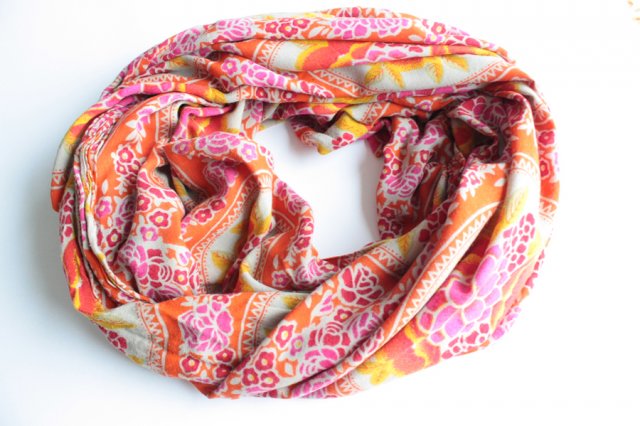 Duży wielobarwny szal